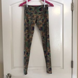 Peacock feather print legging. Onzie XS